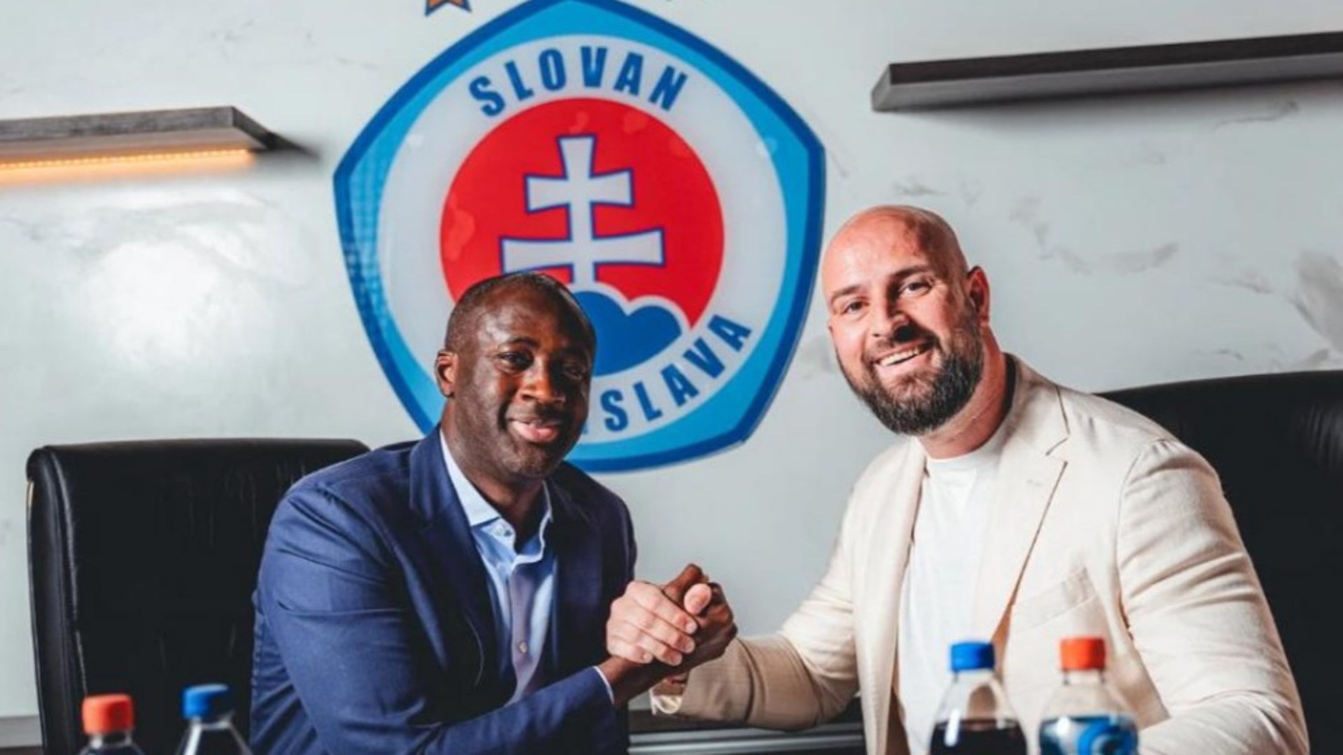 Football : Yaya Touré, la reconversion patiente d'une légende africaine