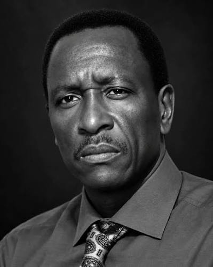 De la génération qui a ouvert la voie à une formidable épopée pour les Lions indomptables, Jean Manga Onguenné a fait toute sa carrière au Canon de Yaoundé, dans un championnat africain d'où il a émergé pour être Ballon d'or africain en 1980.