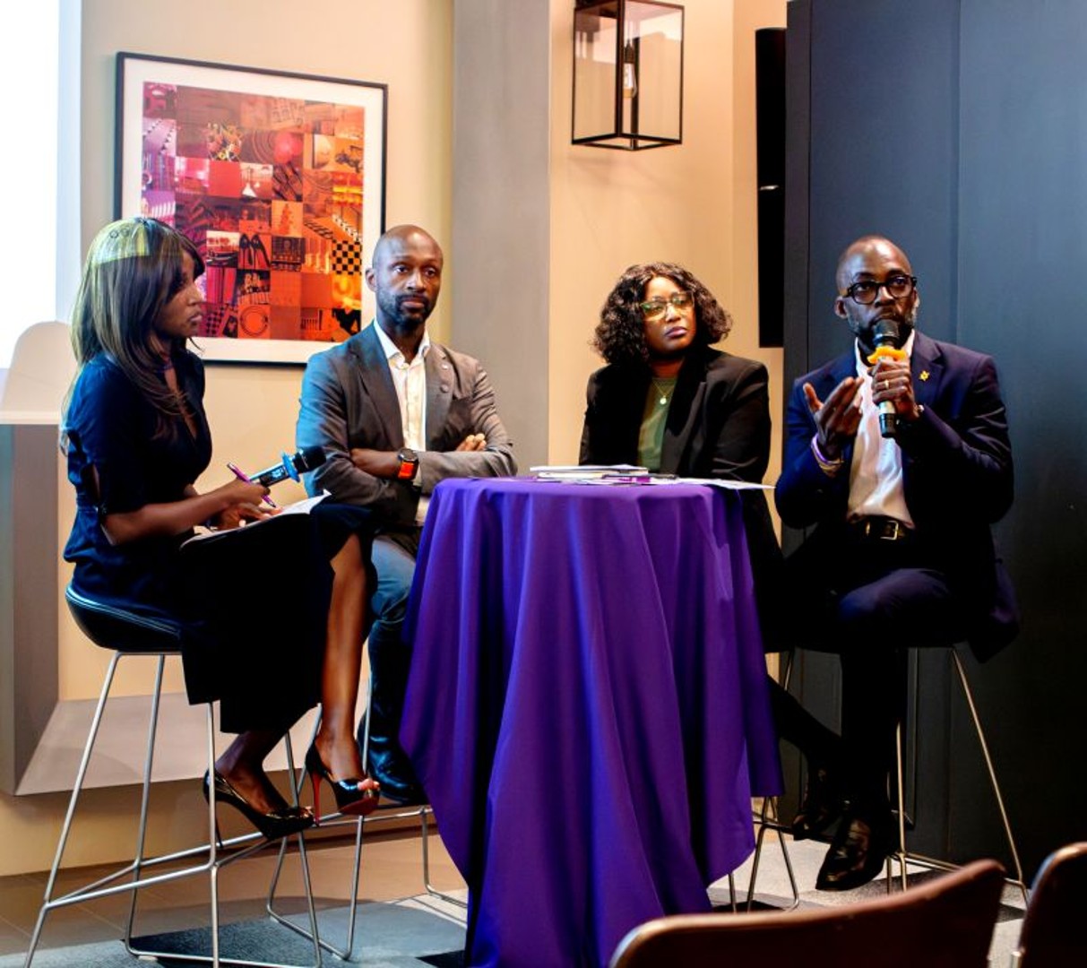 Le 29 septembre dernier, autour du positionnement d'IYU, Davina Simen du Club Efficience , Marc Konan de Cofina Services France, Aïssata Togo de BMS France et Hermann Kangha de NSIA&nbsp; ont éclairé les participants à la soirée de rentrée de la fintech.&nbsp; &nbsp;&nbsp;