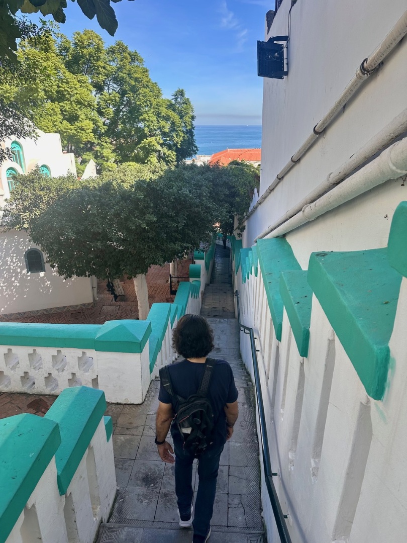 Samir Toumi déambule dans le quartier de Bab El Oued -&nbsp;@SH6C